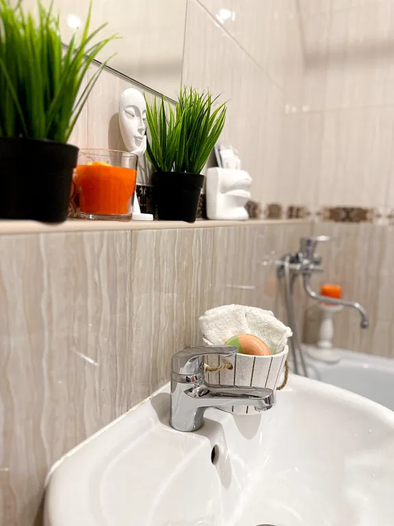 Большая парковка Рядом магазины, остановка, диагностический центр