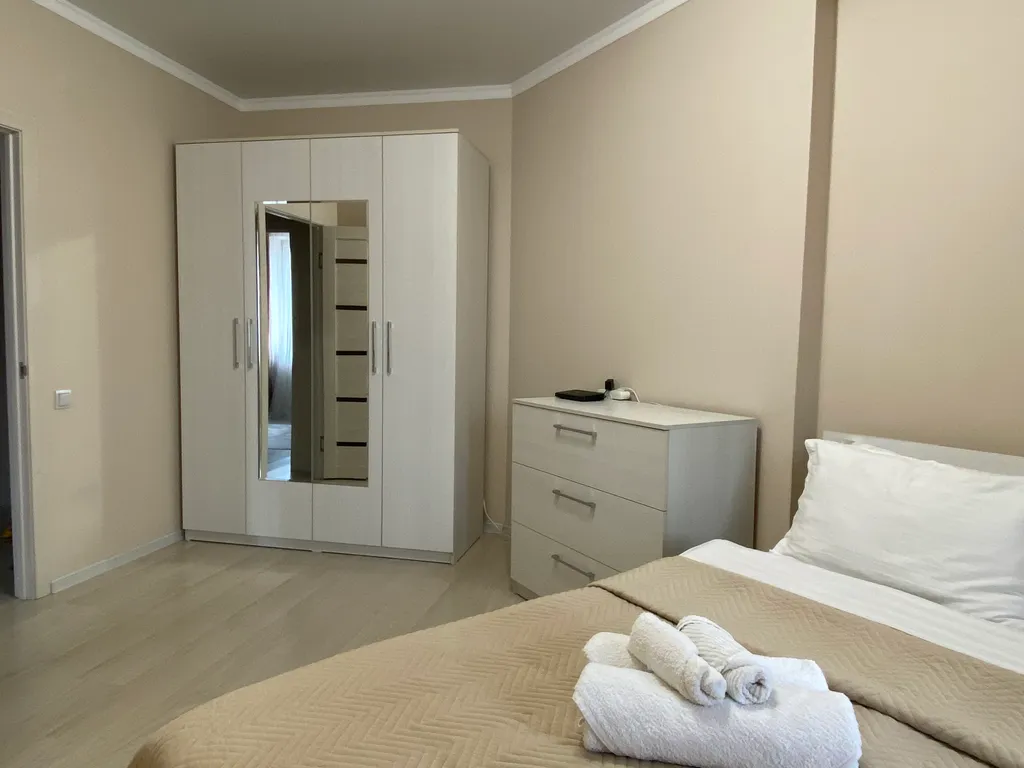 Комфортная квартира в доме у реки, возле входа в центральный парк