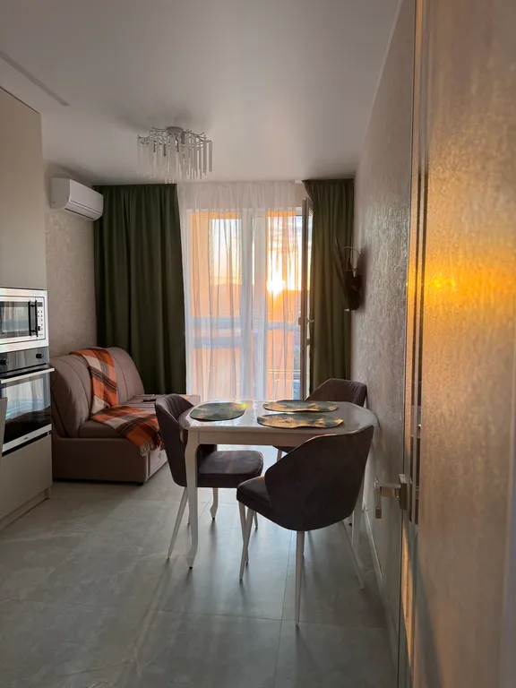 Двухкомнатная квартира с видом на море и горы