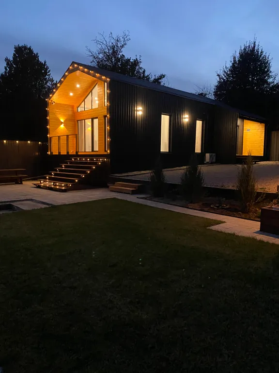 Дом на берегу озера