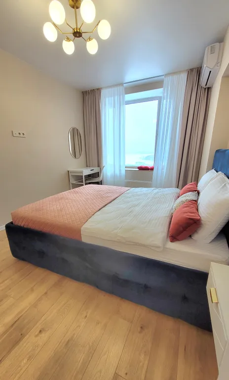 Премиум-квартира в центре Ижевска с панорамным видом на пруд и собор