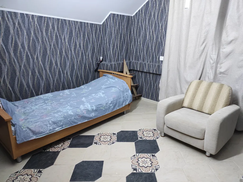 Коттедж с баней и бассейном на участке 6 соток