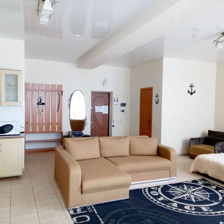 Просторная студия на первой линии у моря