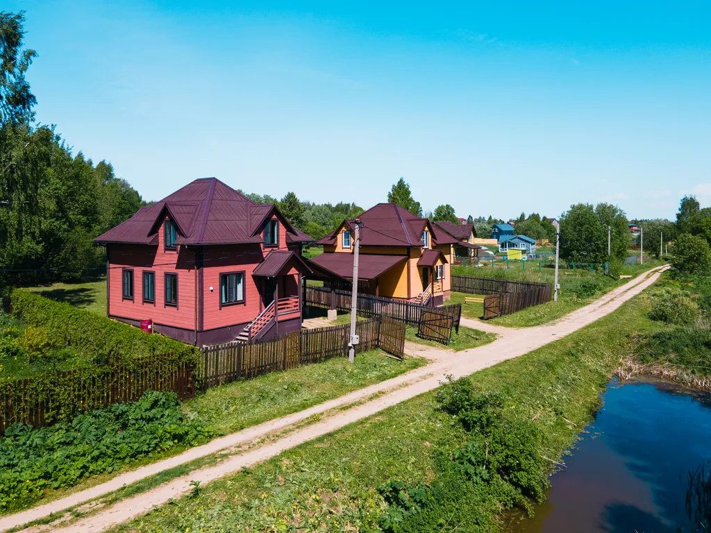 Дом у пруда в Веслево