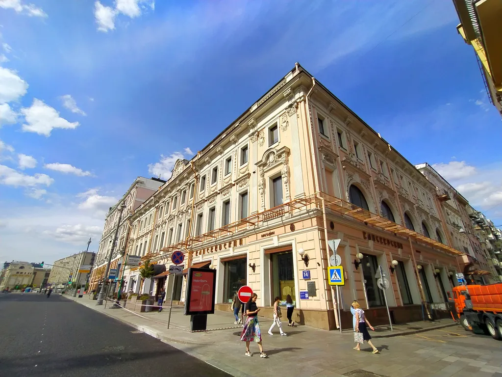 Квартира Квартира Элегантная студия с балконом у метро Чеховская — Москва