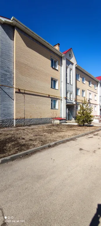 Просторная квартира через дорогу от территории монастыря