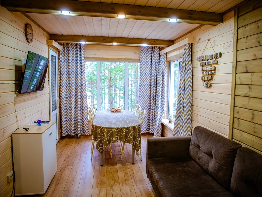 Уютный и просторный коттедж в сосновом бору на берегу озера