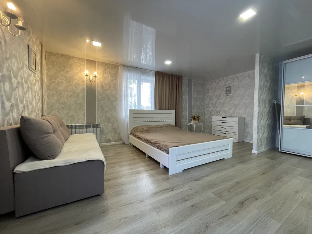 Большая шикарная квартира-студия в центре возле моря