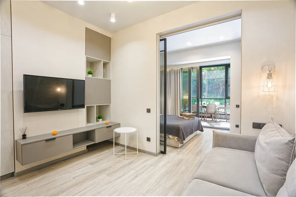 Современная квартира с террасой в приморском парке