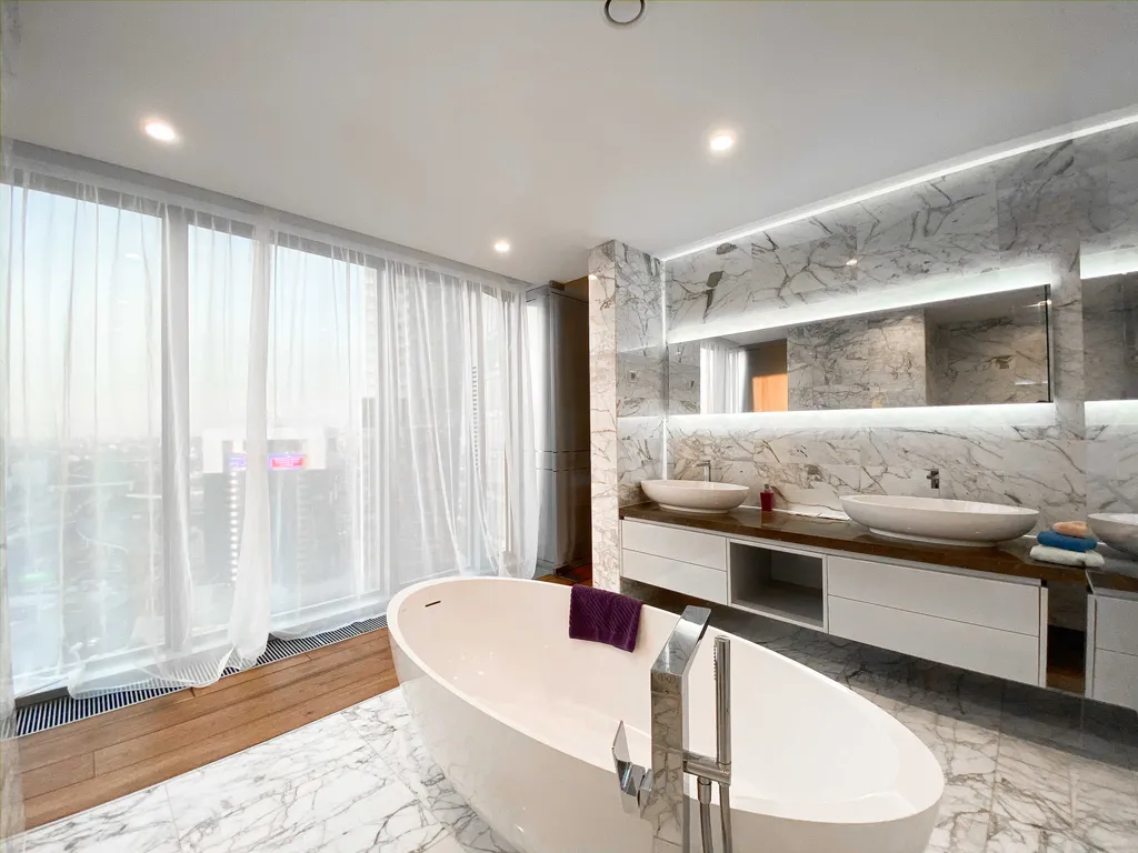 Апартамент в Москва Сити с панорамной ванной