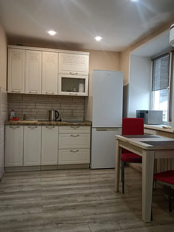 Отличная квартира с хорошим ремонтом и кондиционером.