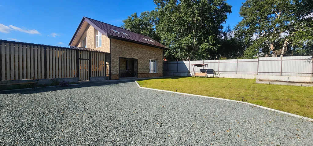 Современный новый дом с баней на дровах и собственной террриторией