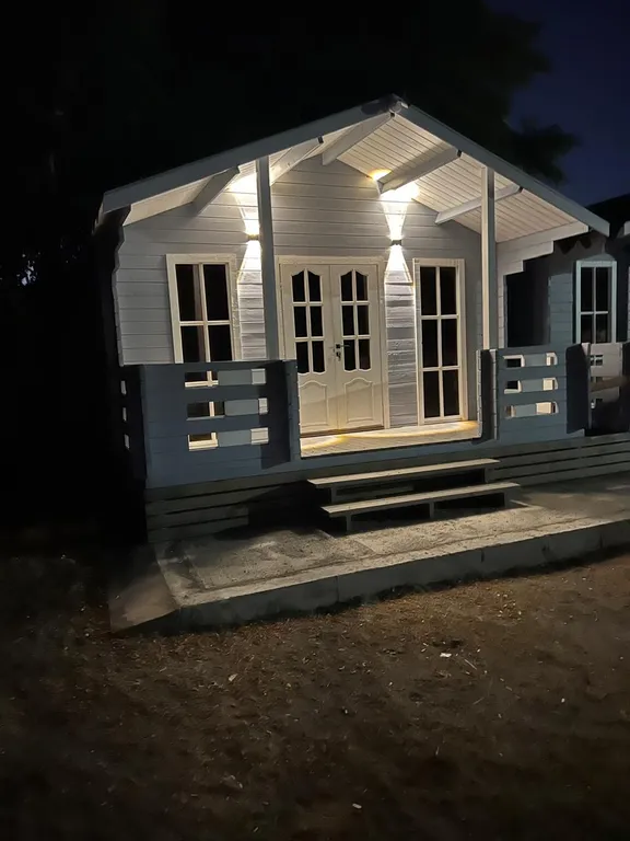 Домик с видом на море и горы