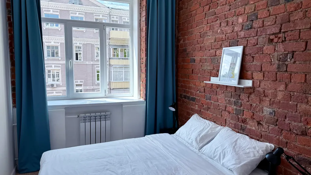 Уютная комната в стиле Лофт у метро Парк Культуры