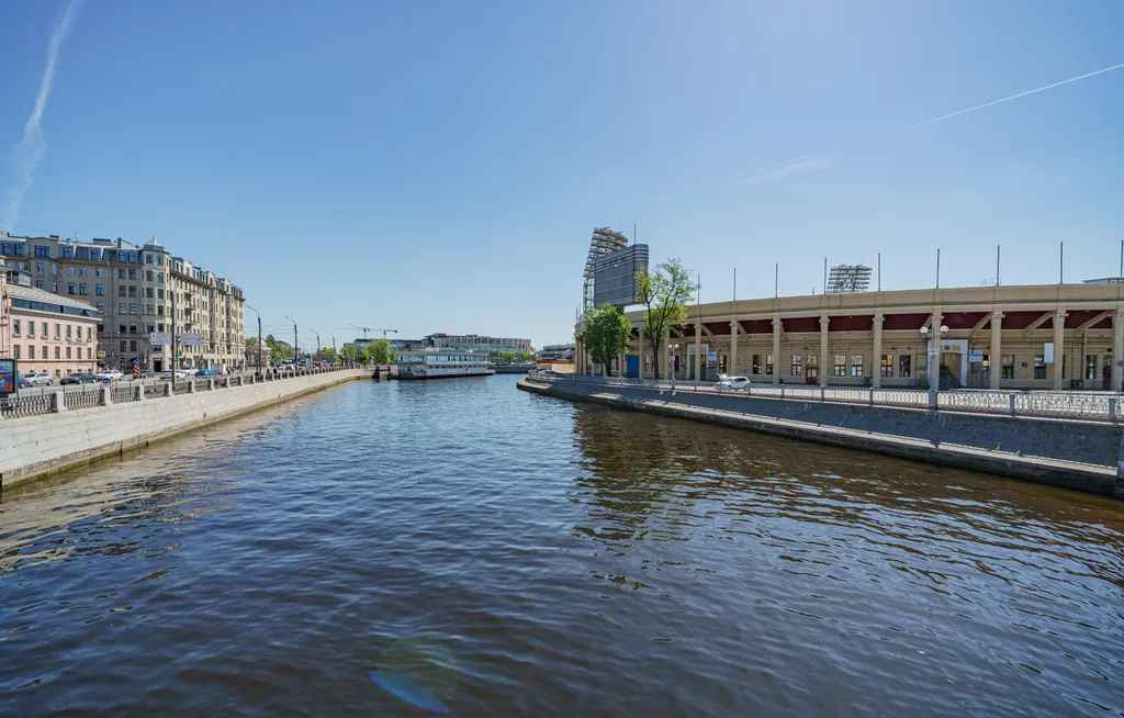 Квартира-Студия в центре Питера, с видом на Неву