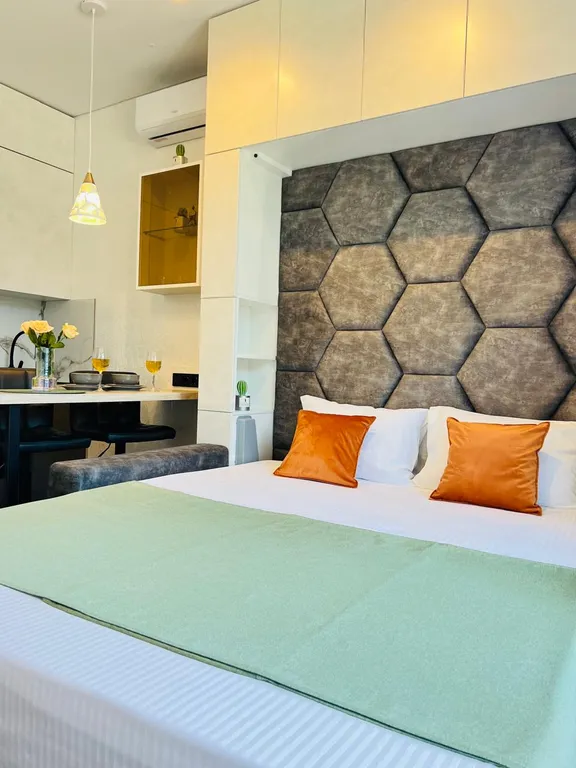 Студия трехместная с бассейном