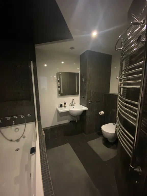 Уютная квартира с дизайнерским ремонтом в хорошем районе города