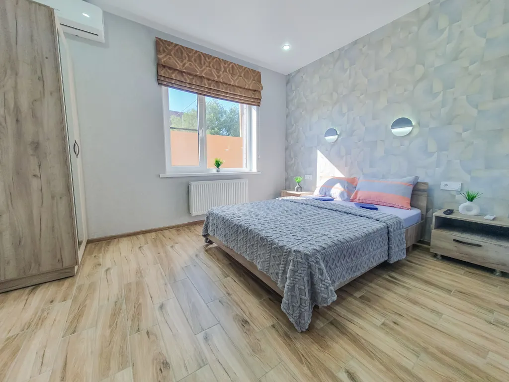 Отдельный дом на первой линии Азовского моря