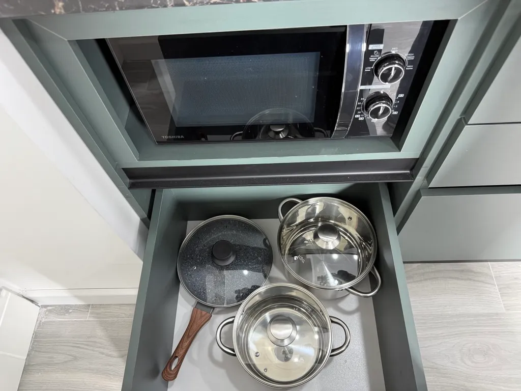 New trendy 1bd apt, Unbeatable location