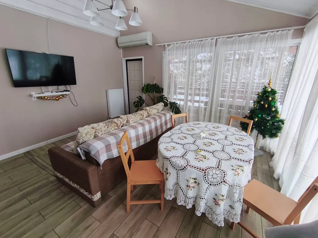 Дом с большой террасой