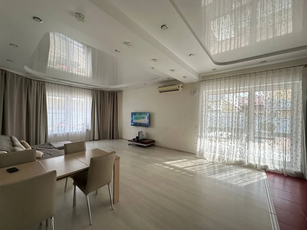 Двухэтажный коттедж в Южно-Сахалинске, это уютный дом вдали от дома