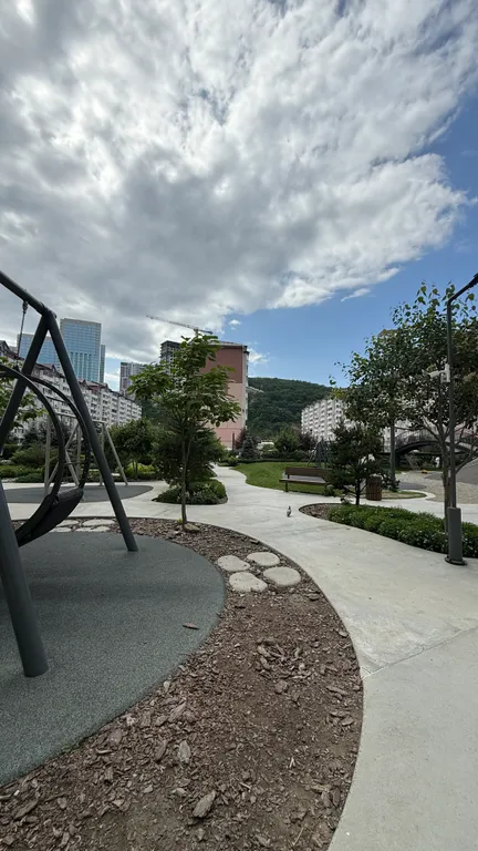 ЖК с охраняемой закрытой территорией большой детской зоной