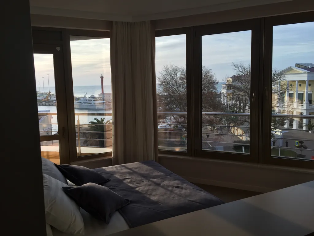 Апартаменты с 2-мя спальнями с видом на яхты