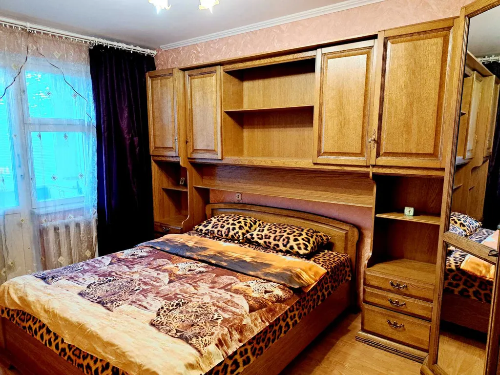 Большая квартира возле ТЦ Тринити