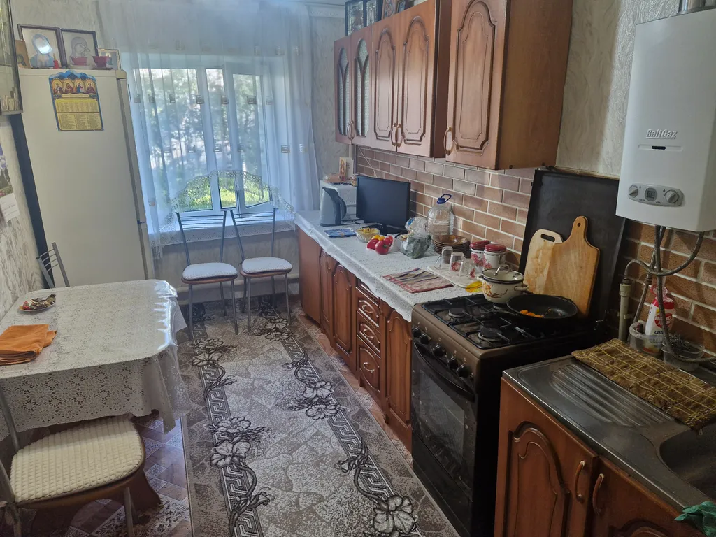 Частный дом в центре села