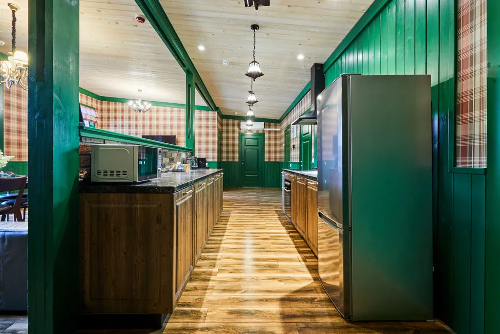 Большой коттедж с 5 спальнями, камином и террасой, Ромашка