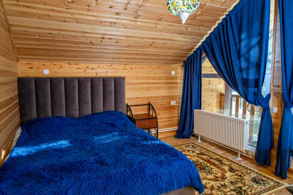 Отдельный двухэтажный домик в стиле барнхаус на Софийской Поляне