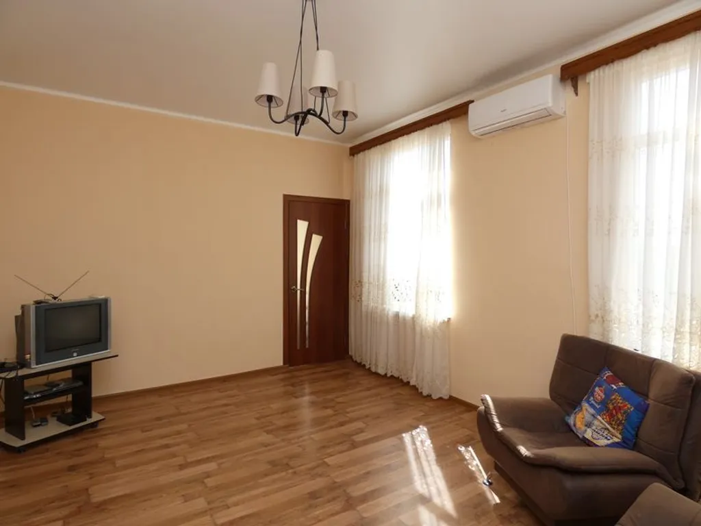 Просторный дом у моря