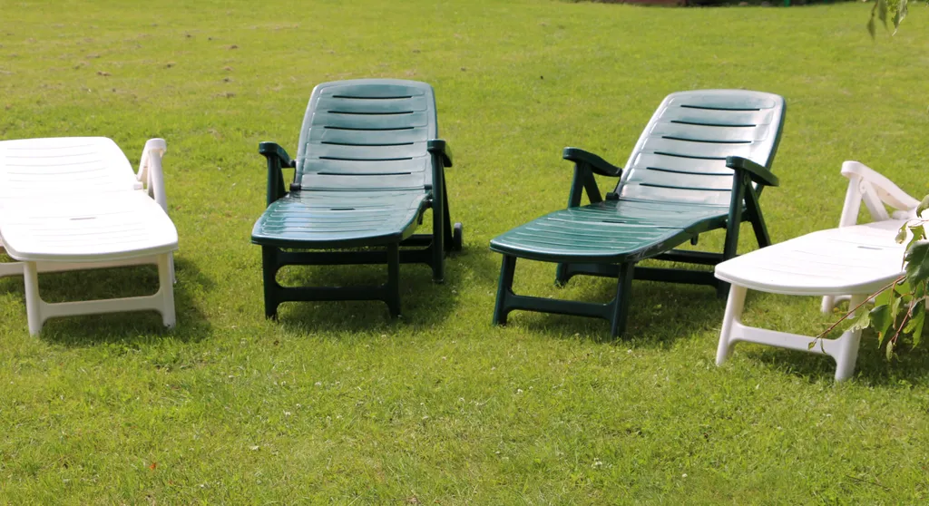 Удобный дом на самом берегу озера Вселуг