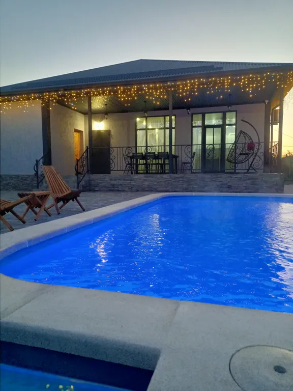 Коттедж Дом с теплым бассейном — аренда посуточно в Тульский