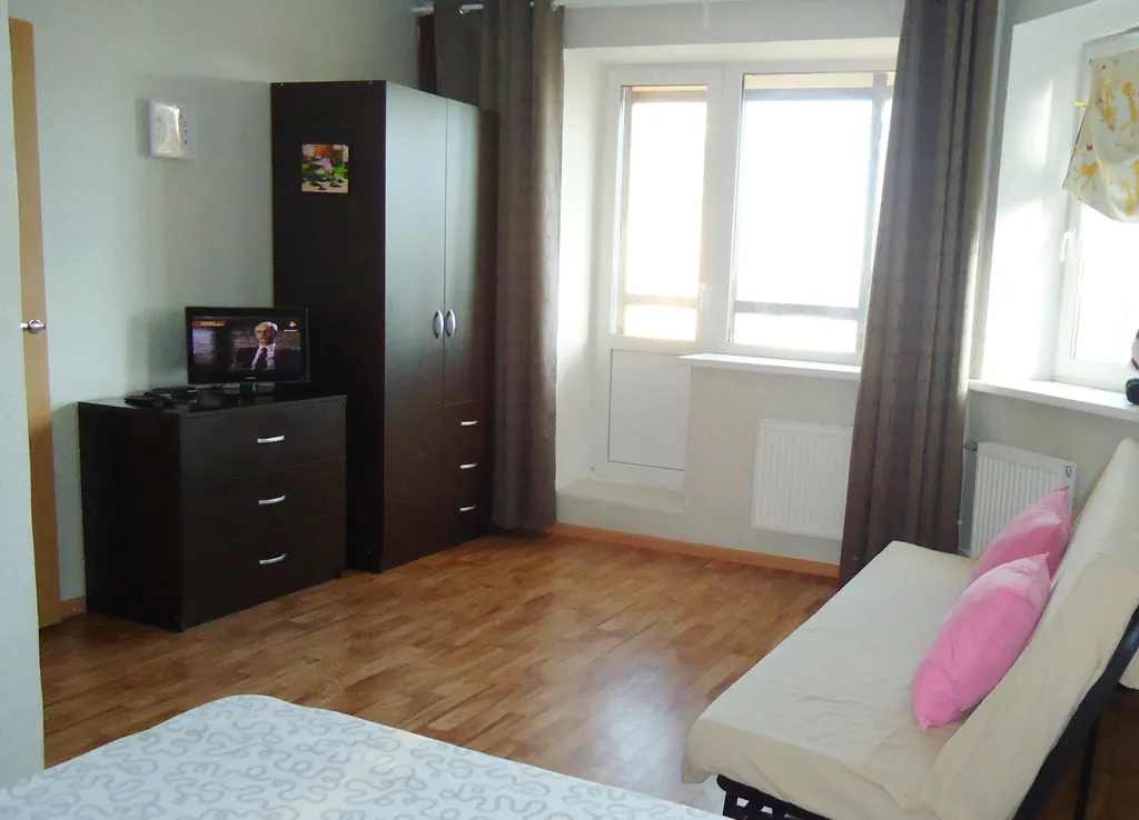 Светлая квартирка с видом на город 8 минут от м. Пареас