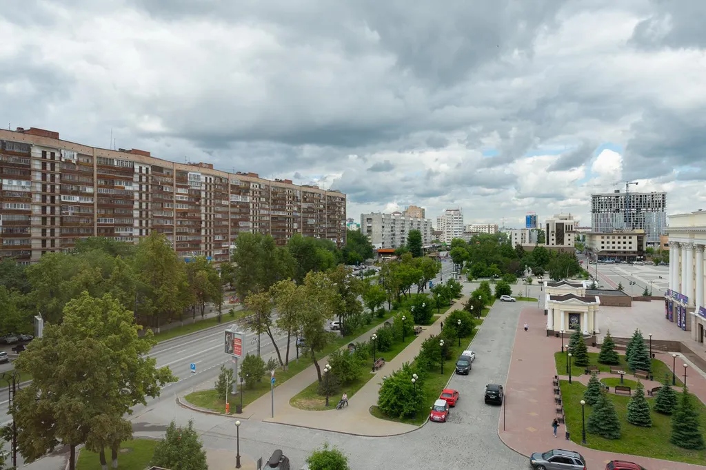 Квартира Апартаменты Сирень на главной улице с видом на Драмтеатр — Тюмень