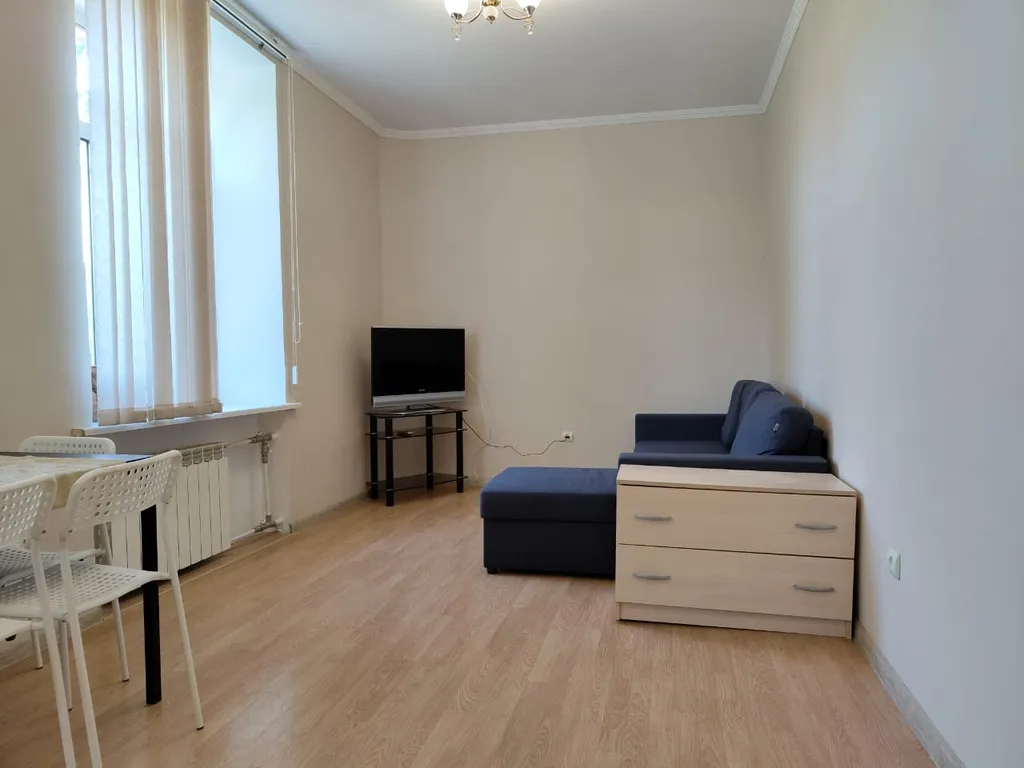 Квартира Квартира Просторная евротрешка в сталинке. 4 отдельных кровати — Колпино