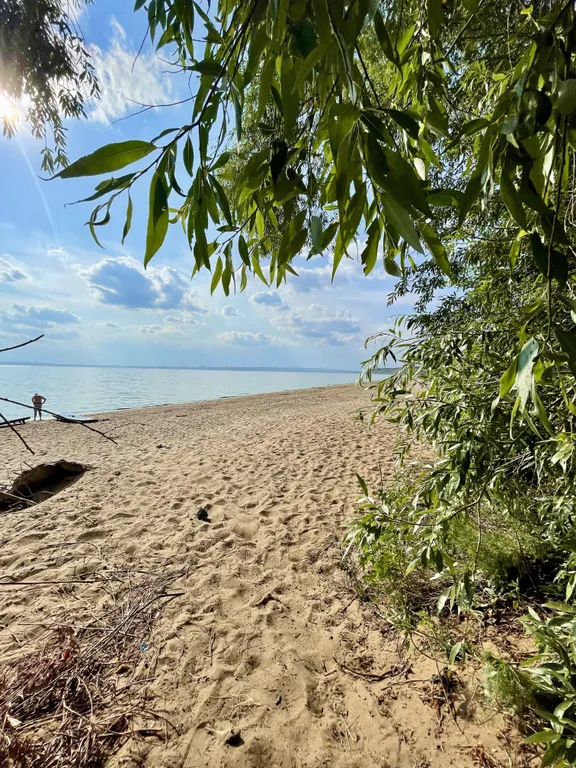 Cube House на берегу Волги