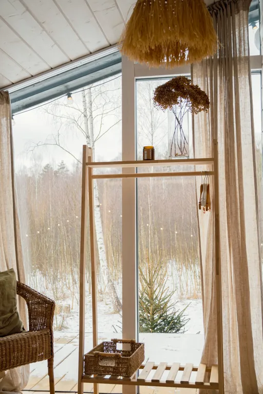 Уютный домик в лесу с горячим чаном