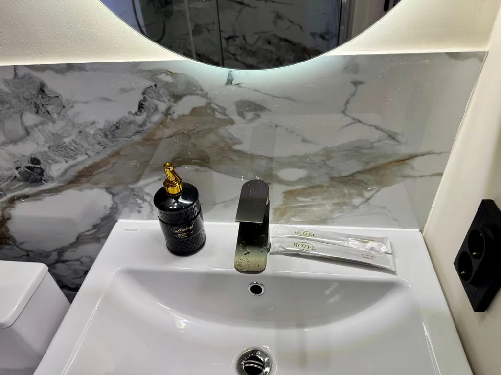 Новые апартаменты в центре с видом на море и город