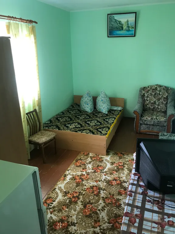 Комната возле Генуэзской крепости