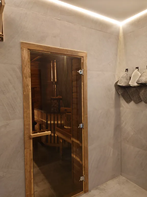 Дом с баней и бассейном на большую компанию