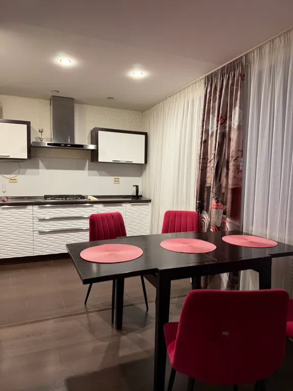 Уютная евро двушка при въезде в город