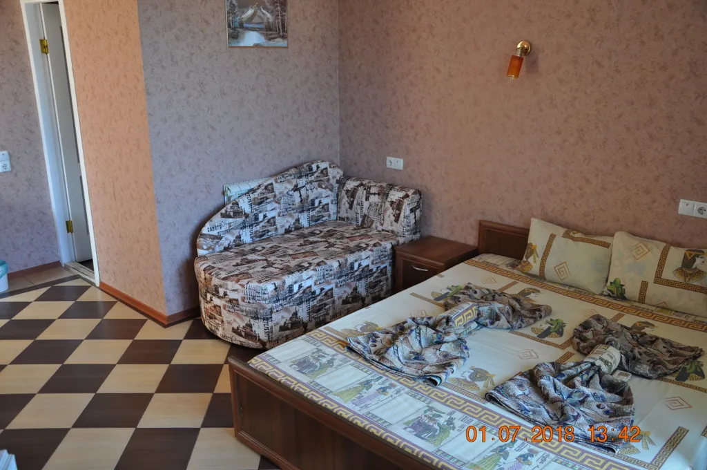 Номер гостиничного типа у моря