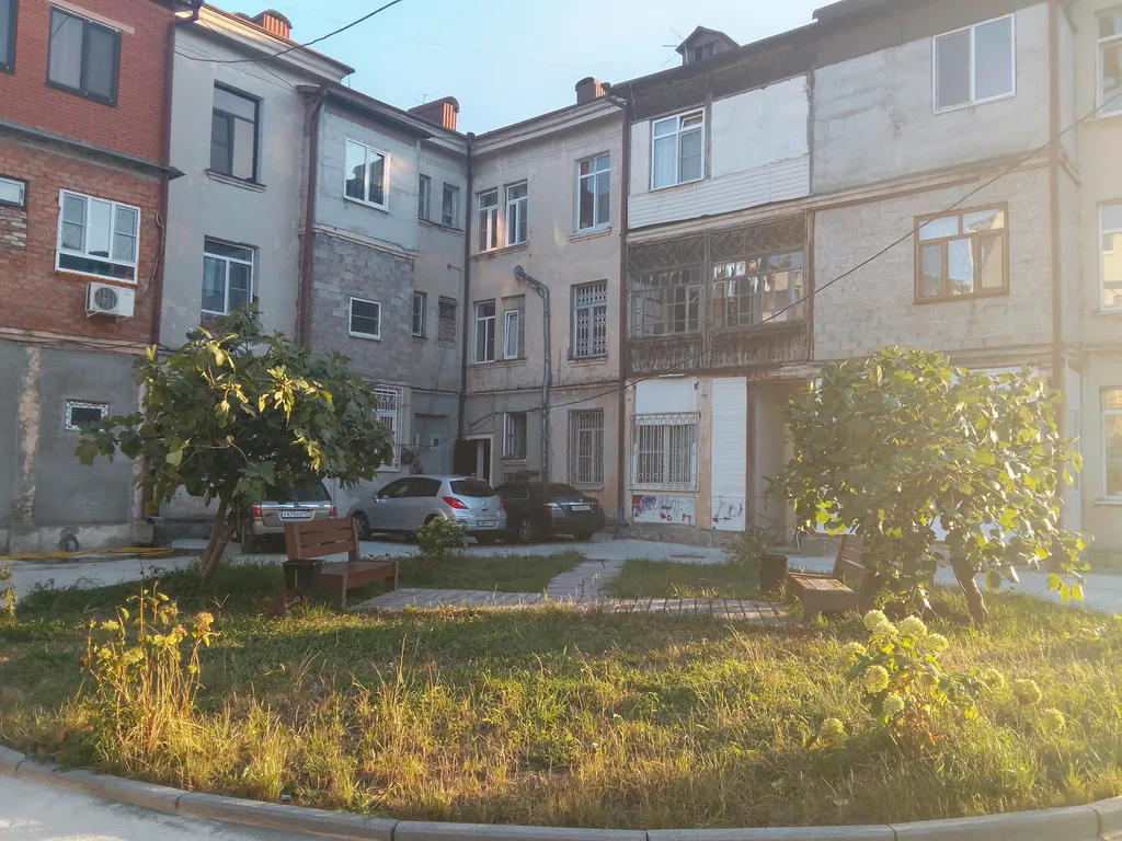 2-х комнатная квартира в центре Сухума