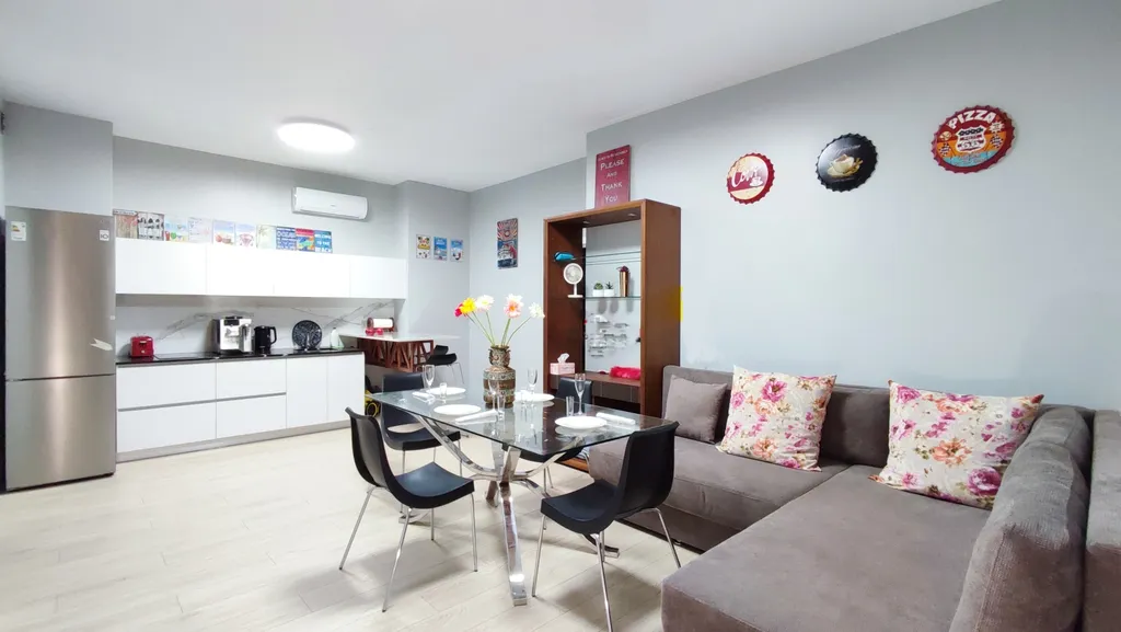 Шикарная квартира с видом на Золотой и Русский мост