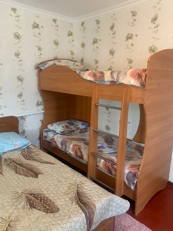 Двухкомнатный номер со своей кухней в номере и санузлом на первом этаже