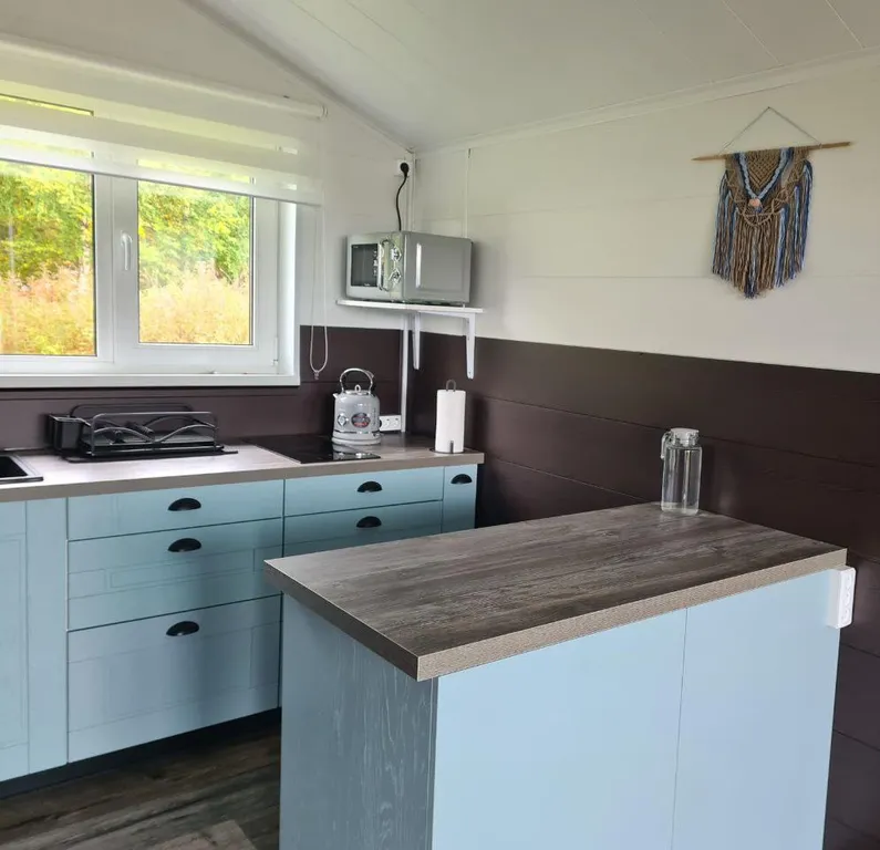 Домик у озера