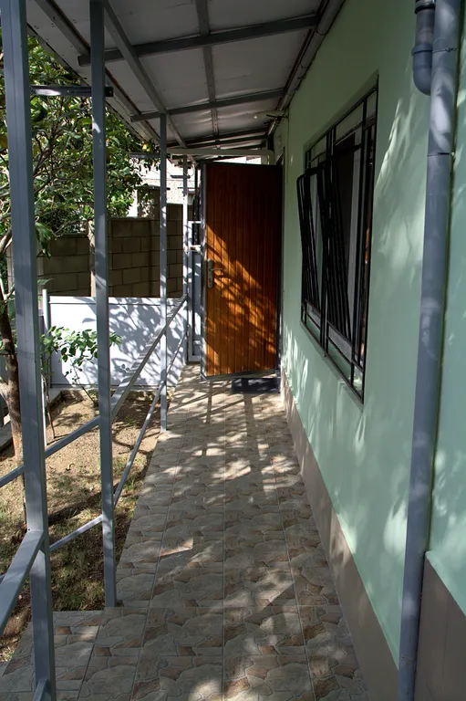 Коттедж Часть дома в парковой зоне города — Ялта