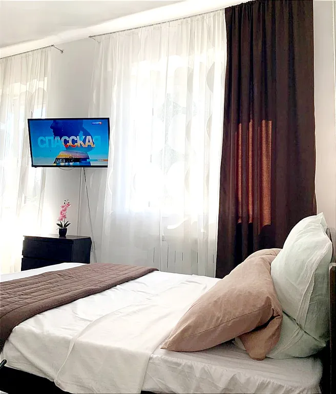 Новые апартаменты в центре с видом на пруд